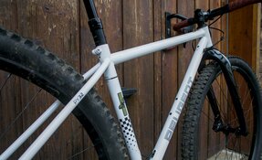 Vélo Gravel 32 pouces en acier sur mesure fabriqué en France