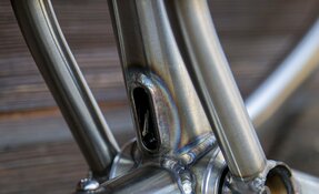 Cadre VTT Enduro en acier inoxydable Reynolds 921 fabriqué en France