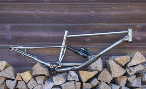 Cadre VTT Enduro en acier inoxydable Reynolds 921 fabriqué en France