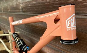 Cadre EGERIE enduro tout suspendu sur mesure en acier fabriqué en France