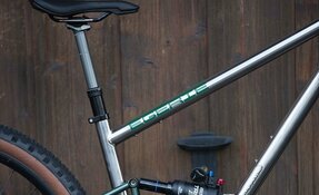 VTT ALLMOUNTAIN ENDURO tout suspendu Titane et acier fabriqué en France