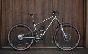 VTT ALLMOUNTAIN ENDURO tout suspendu Titane et acier fabriqué en France