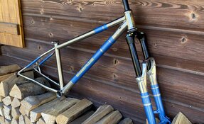 Cadre VTT endurigide titane fabriqué en France - peinture custom de la (…)