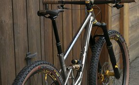 VTT ALL MOUNTAIN tout suspendu Titane et acier INOX fabriqué en France