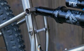 VTT Enduro en acier inoxydable Reynolds 921 fabriqué en France