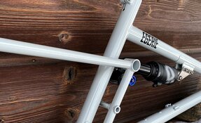 Cadre VTT suspendu sur mesure en acier fabriqué en France