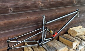 Cadre Enduro 160mm en acier sur mesure fabriqué en France