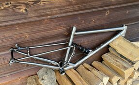 Prototype cadre VTT All Mountain - Trail - triangle avant Titane triangle (…)