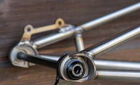 Cadre VTT Enduro en acier inoxydable Reynolds 921 fabriqué en France