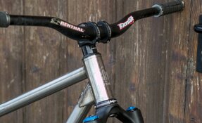 Cadre VTT Enduro en acier inoxydable Reynolds 921 fabriqué en France