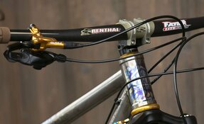VTT ALL MOUNTAIN tout suspendu Titane et acier INOX fabriqué en France