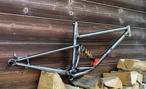 Cadre Enduro 160mm en acier sur mesure fabriqué en France