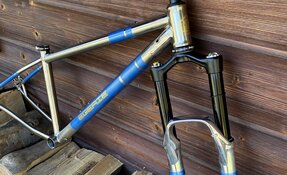 Cadre VTT endurigide titane fabriqué en France - peinture custom de la (…)