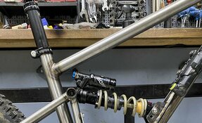 Prototype enduro tout suspendu HIGH PIVOT en acier Crmo double/triple butted