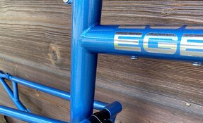 Cadre EGERIE All Mountain tout suspendu sur mesure en acier fabriqué en France