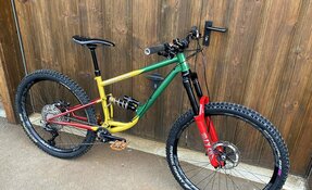 VTT EGERIE enduro tout suspendu sur mesure en acier fabriqué en France
