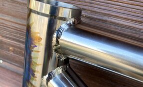 Cadre EGERIE tout suspendu Titane et acier INOX fabriqué en France