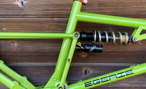Cadre VTT enduro tout suspendu en acier fabriqué en France
