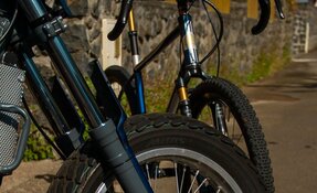DR650 StreetTracker prépa EGERIE + Gravel Bike EGERIE sur mesure fabriqué en (…)
