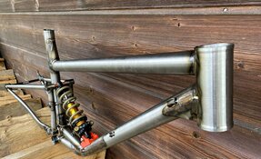 Cadre Enduro 160mm en acier sur mesure fabriqué en France