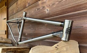 VTT semi rigide 27,5 pouces en acier sur mesure, fabriqué en France