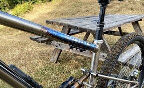 VTT EGERIE tout suspendu Titane et acier INOX fabriqué en France