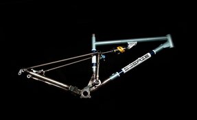 Cadre VTT Enduro 160mm en acier et sur mesure