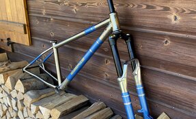 Cadre VTT endurigide titane fabriqué en France - peinture custom de la (…)