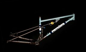 Cadre VTT Enduro 160mm en acier et sur mesure