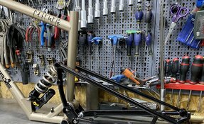 Cadre VTT Super Enduro en acier sur mesure fabriqué main en France