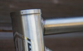 Cadre VTT Enduro en acier inoxydable Reynolds 921 fabriqué en France