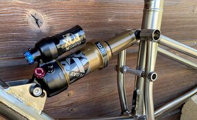 Cadre ALL MOUNTAIN tout suspendu Titane et acier INOX fabriqué en France
