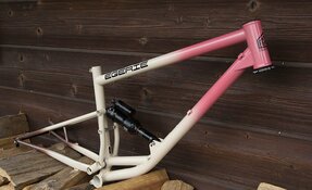 Cadre EGERIE enduro tout suspendu sur mesure en acier fabriqué en France
