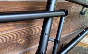 Cadre VTT tout suspendu Enduro 160mm en acier et sur mesure - Reynolds et (…)