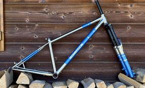 Cadre VTT endurigide titane fabriqué en France - peinture custom de la (…)