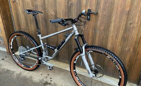Cadre VTT All Mountain tout suspendu Titane et acier fabriqué en France