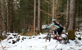 VTT Enduro 135-158mm de débattement - en acier sur mesure - fabriqué en France
