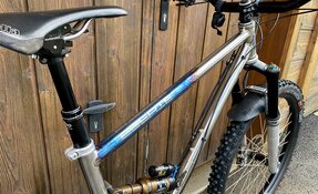 VTT EGERIE tout suspendu Titane et acier INOX fabriqué en France