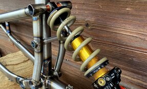 Cadre Enduro 160mm en acier sur mesure fabriqué en France