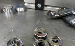 Bases sur mesure en acier pour le team peugeot E-Bike