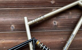 Cadre VTT Super Enduro en acier sur mesure fabriqué main en France