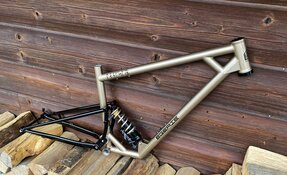 Cadre VTT Super Enduro en acier sur mesure fabriqué main en France
