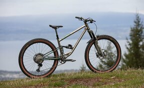 VTT ALLMOUNTAIN ENDURO tout suspendu Titane et acier fabriqué en France