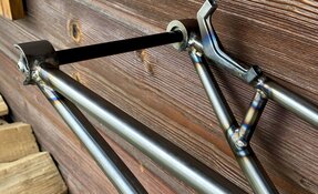 Prototype cadre VTT All Mountain - Trail - triangle avant Titane triangle (…)