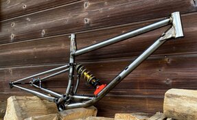 Cadre Enduro 160mm en acier sur mesure fabriqué en France