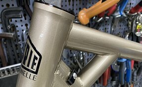 Cadre VTT Super Enduro en acier sur mesure fabriqué main en France