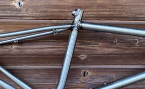 Cadre VTT en acier made in france - tube de selle cintré - pattes coulissantes