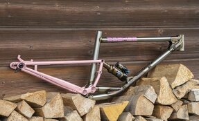 Cadre VTT EGERIE enduro tout suspendu sur mesure en acier fabriqué en France