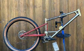 Cadre VTT de Descente DH Titane/acier pour boite de vitesse fabriqué en (…)