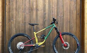 VTT EGERIE enduro tout suspendu sur mesure en acier fabriqué en France